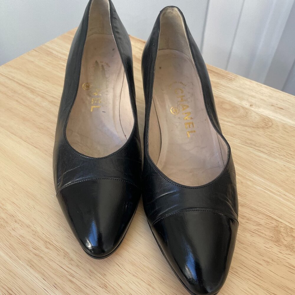 Vintage Chanel Black Leather Cap Toe Pumps - Size 38